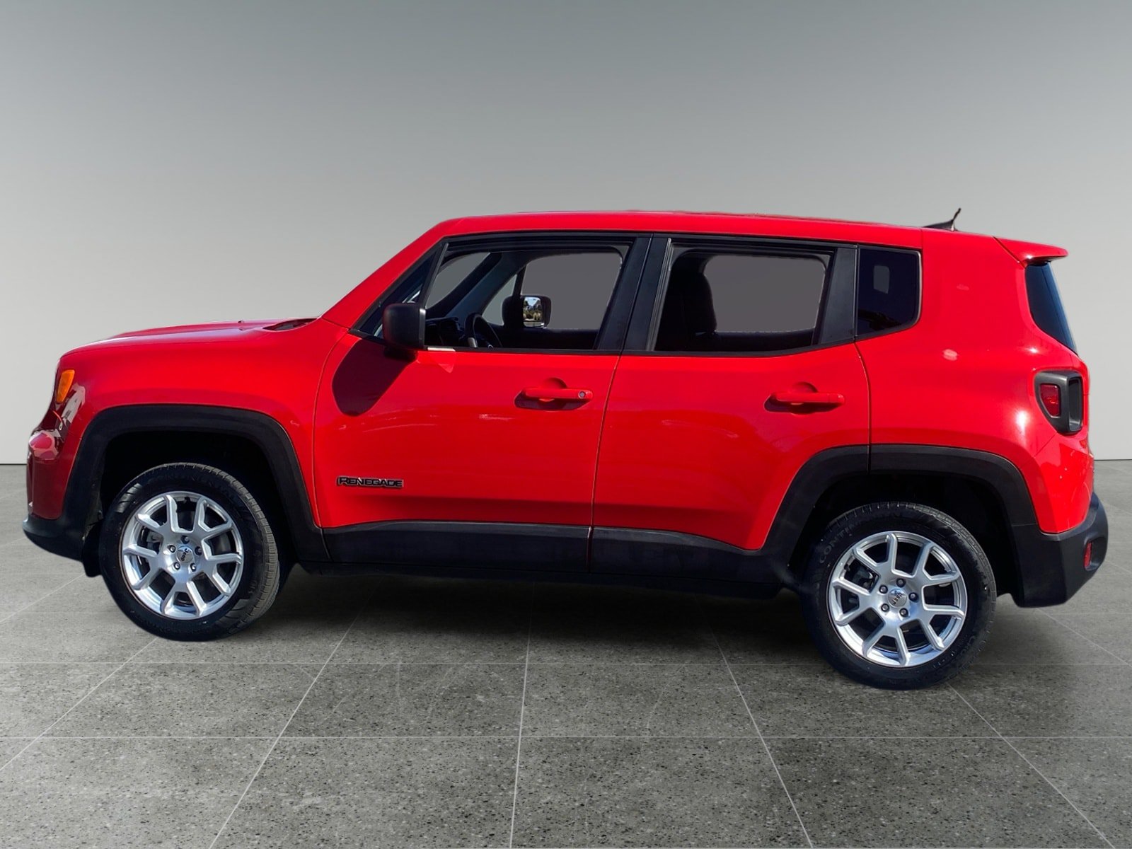 Used 2023 Jeep Renegade Latitude AWD/4WD image 2