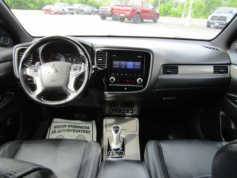 Used 2022 Mitsubishi Outlander SEL image 14