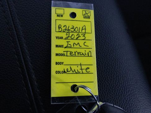 Used 2023 GMC Terrain SLE w/ Driver Convenience Package image 27