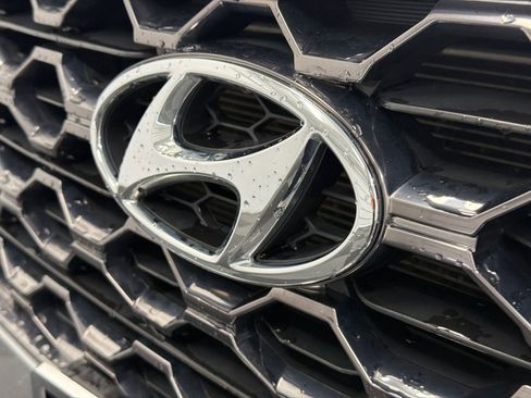 Used 2020 Hyundai Santa Fe SEL FWD image 11