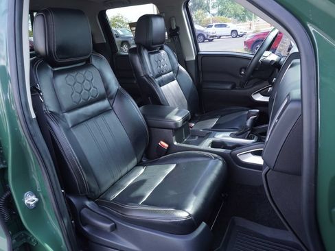 Used 2024 Nissan Frontier SL w/ Technology Package RWD image 13