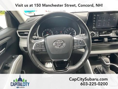 Used 2021 Toyota Highlander XLE AWD/4WD image 22