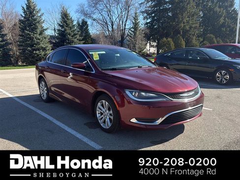 Used 2015 Chrysler 200 Limited w/ Convenience Group image 1