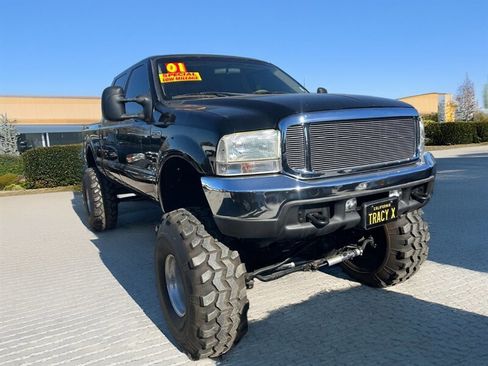 Used 2001 Ford F250 Lariat image 1