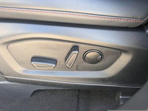 Used 2025 Ford Explorer ST-Line w/ ST-Line Street Pack image 24