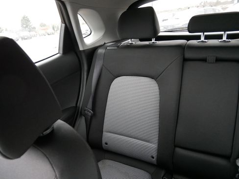 Used 2018 Hyundai Kona SEL image 12