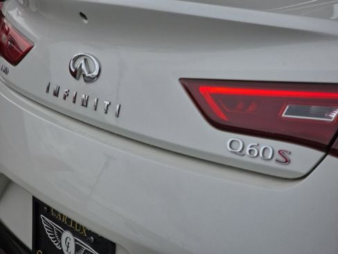 Used 2018 INFINITI Q60 Red Sport 400 w/ Pro Active Package image 20