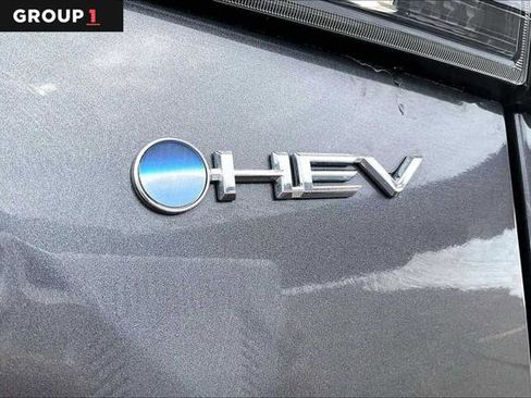 Certified 2025 Toyota Highlander XLE image 33