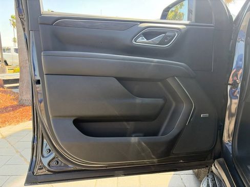 Used 2023 Chevrolet Tahoe LT w/ Luxury Package RWD image 15