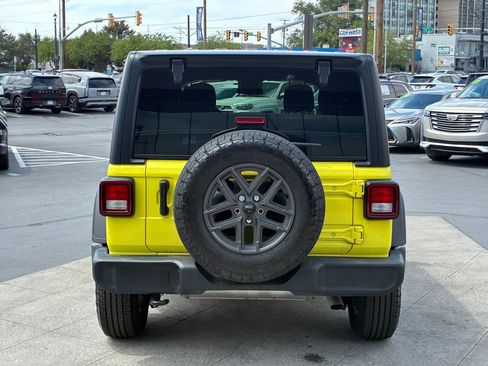 Used 2024 Jeep Wrangler Unlimited Sport AWD/4WD image 5