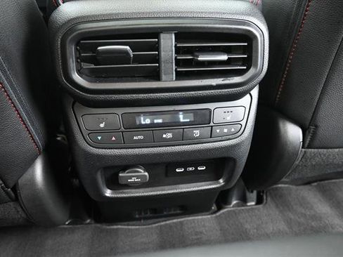 Used 2025 Honda Ridgeline Black Edition image 16