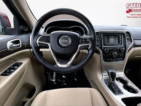 Used 2017 Jeep Grand Cherokee Laredo w/ Quick Order Package 23E image 8