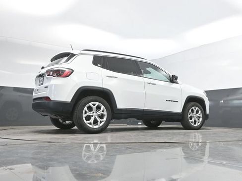 Used 2024 Jeep Compass Latitude AWD/4WD image 43