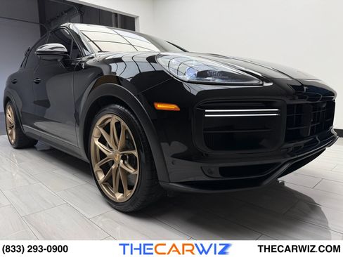 Used 2023 Porsche Cayenne Turbo GT image 33