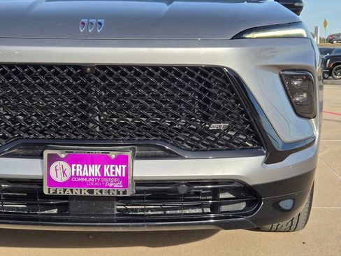 Used 2025 Buick Enclave Sport Touring image 6