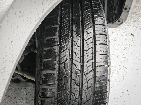 Used 2021 Toyota Tacoma SR5 RWD image 12