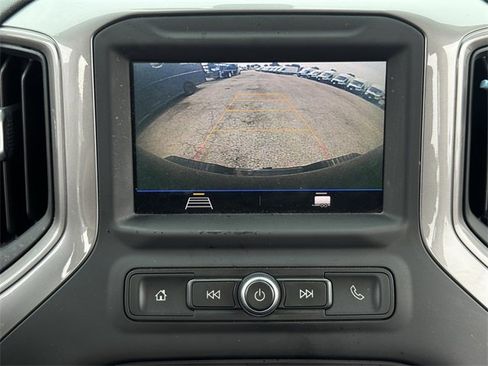 Used 2021 Chevrolet Silverado 2500 Custom w/ Custom Value Package image 12