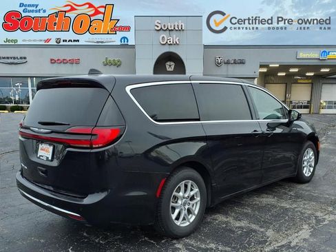 Certified 2024 Chrysler Pacifica Touring-L FWD image 3