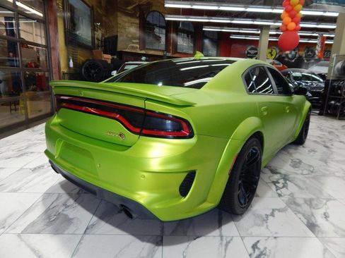 Used 2022 Dodge Charger SRT Hellcat w/ Carbon/Suede Interior Package image 4