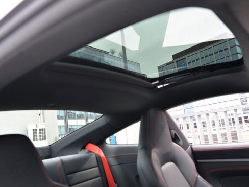 Certified 2024 Porsche 911 Carrera image 12