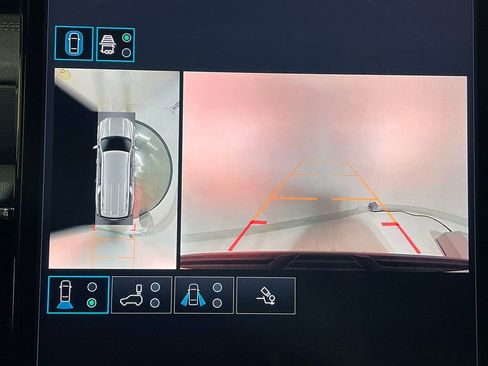 Used 2025 GMC Yukon XL Denali image 4