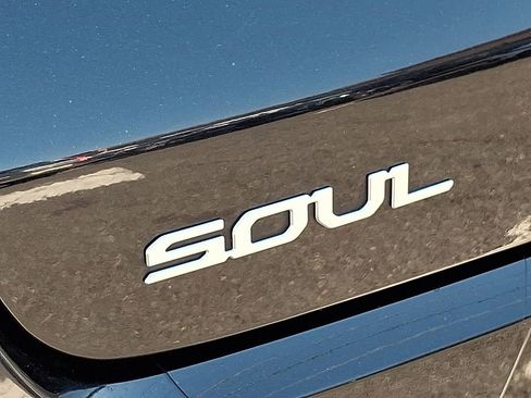 Used 2023 Kia Soul LX FWD image 30