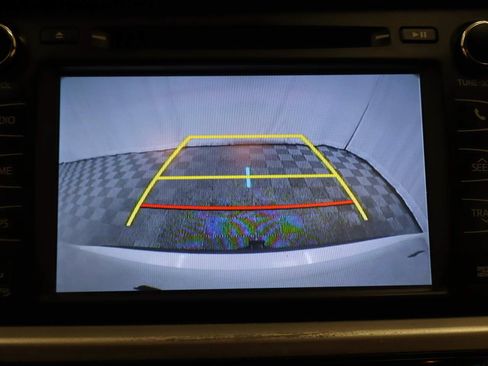 Used 2016 Toyota Highlander Limited w/ Driver Technology Package AWD/4WD image 13
