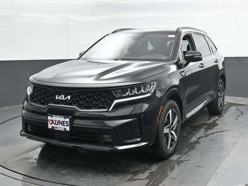 Used 2023 Kia Sorento EX w/ Panoramic Sunroof Package FWD image 6