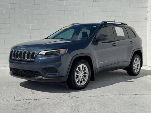 Used 2021 Jeep Cherokee Latitude FWD image 9