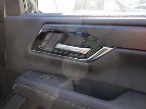 New 2026 GMC Yukon Denali w/ Denali Reserve Package image 8