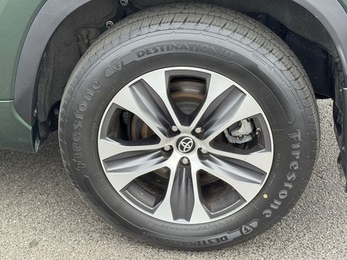 Used 2023 Toyota Highlander XLE image 43