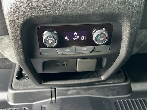 Certified 2025 Chevrolet Traverse Z71 w/ Enhanced Driving Package image 16