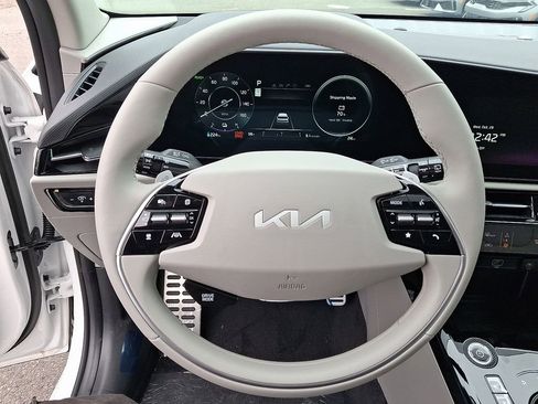 New 2025 Kia Niro Wave w/ Wave Preserve Package image 10