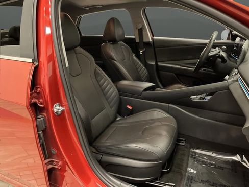 Used 2021 Hyundai Elantra Limited image 30