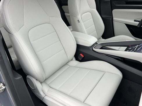 New 2026 Porsche Macan 4 Electric image 13