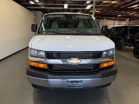 Used 2024 Chevrolet Express 3500 LT w/ LT Preferred Equipment Group RWD image 6