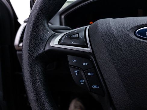 Used 2018 Ford Fusion SE w/ Fusion SE Technology Package FWD image 24