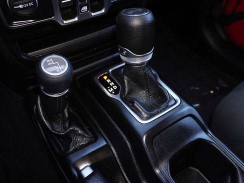 Used 2022 Jeep Wrangler Unlimited Sport AWD/4WD image 17