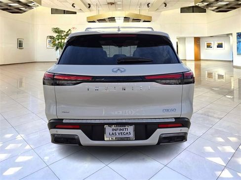 Used 2024 INFINITI QX60 Sensory w/ Vision Package image 6