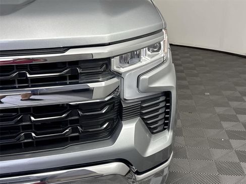Used 2024 Chevrolet Silverado 1500 LT AWD/4WD image 9