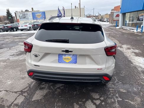 Used 2026 Chevrolet Trax RS w/ Sunroof Package image 10