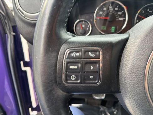 Used 2017 Jeep Wrangler Unlimited Sahara w/ Connectivity Group image 17