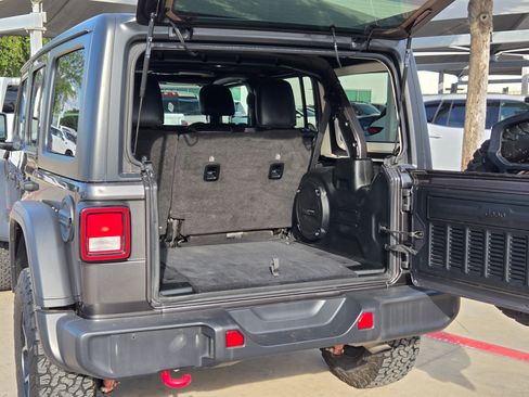 Used 2018 Jeep Wrangler Unlimited Rubicon AWD/4WD image 26