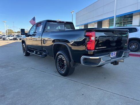 Used 2023 Chevrolet Silverado 2500 LTZ w/ LTZ Plus Package image 8