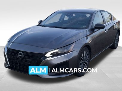 Used 2024 Nissan Altima 2.5 SV