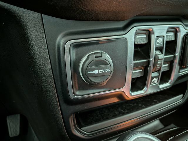 Used 2024 Jeep Wrangler Unlimited Sport AWD/4WD image 7