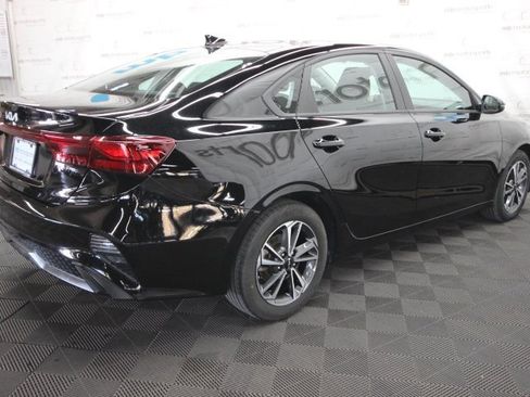 Used 2023 Kia Forte LXS w/ LXS Technology Package image 7