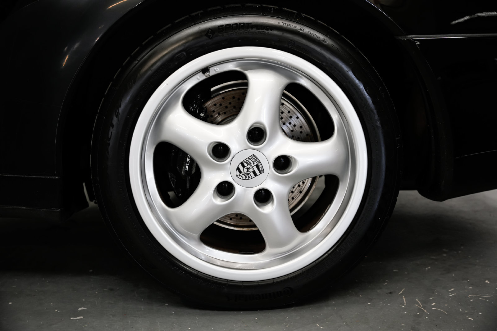 Used 1995 Porsche 911 Carrera RWD image 50