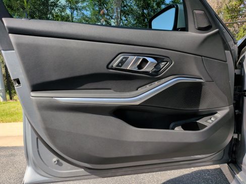 Used 2023 BMW 330i Sedan w/ Premium Package RWD image 29