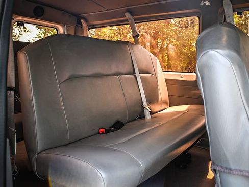 Used 2010 Ford E-250 and Econoline 250 RWD image 13
